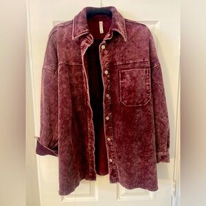 Shacket in maroon, corduroy in size L.